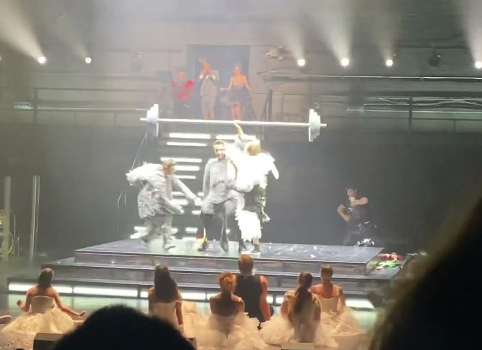 Невероятный танец Эды и Серкана из сериала 